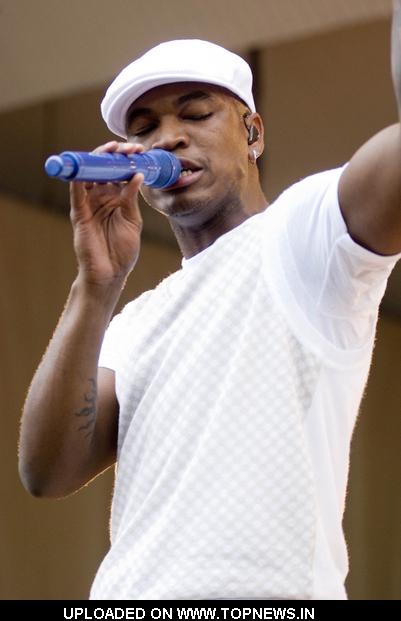 Ne-Yo at Taste of Chicago 2009, WGCI Radio Chicago Present Keri Hilson and Ne-Yo - July 1, 2009 Ne-Yo at Taste of Chicago 2009, WGCI Radio Chicago Present Keri Hilson and Ne-Yo - July 1, 2009