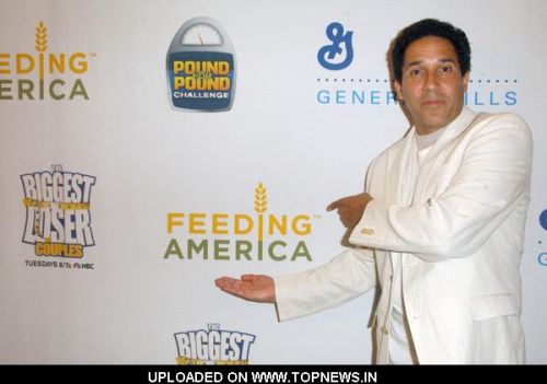Oscar Nunez at Feeding America Celebrates Success Of Pound For Pound Challenge On NBC's "The Biggest Loser" - Arrivals Oscar Nunez at Feeding America Celebrates Success Of Pound For Pound Challenge On NBC's "The Biggest Loser" - Arrivals