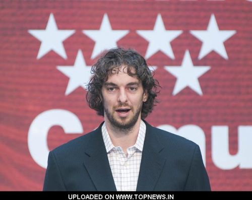 Pau Gasol at Madrid Community President Esperanza Aguirre Awards the International Prize for Sport 2009 to Pau Gasol Pau Gasol at Madrid Community President Esperanza Aguirre Awards the International Prize for Sport 2009 to Pau Gasol