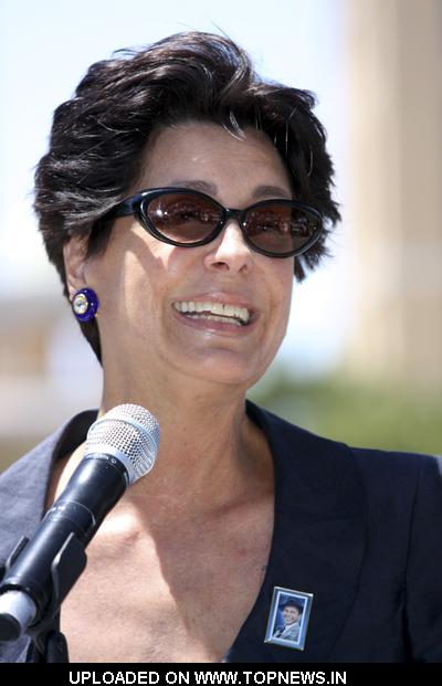 Tina Sinatra at Dedicating the Frank Sinatra Stamp at the Bellagio Fountains in Las Vegas Tina Sinatra at Dedicating the Frank Sinatra Stamp at the Bellagio Fountains in Las Vegas
