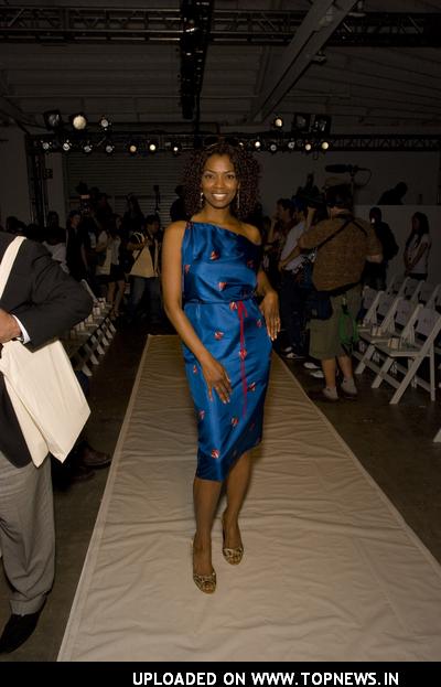 Vanessa A. Williams at Mercedes-Benz Fall 2008 Fashion Week at Smashbox Studios - Octavio Carlin - Front Row Vanessa A. Williams at Mercedes-Benz Fall 2008 Fashion Week at Smashbox Studios - Octavio Carlin - Front Row