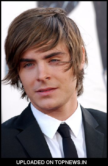 Zac Efron at "17 Again" Los Angeles Premiere - Arrivals Zac Efron at "17 Again" Los Angeles Premiere - Arrivals