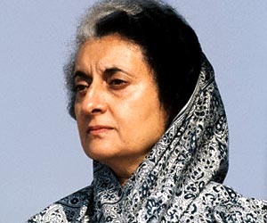 Locals pay tribute to Indira Gandhi in her constituency