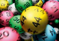 Woman wins 32-million-dollar jackpot after husband laid off 