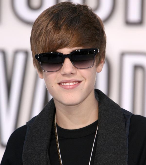 justin bieber beats up his girlfriend. Justin Bieber Speaks Out