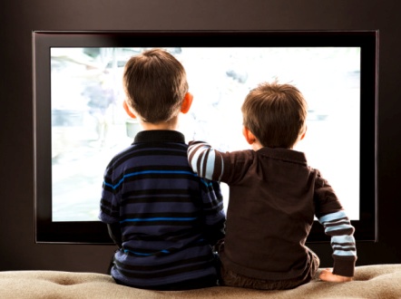 kids-watching-television