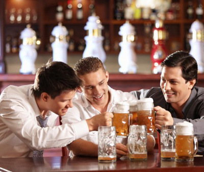 men drinking beer