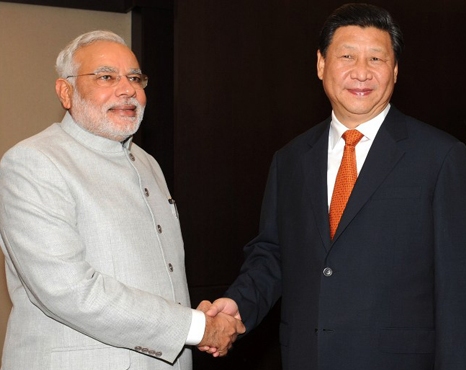 PM Modi welcomes Chinese President in Ahmedabad