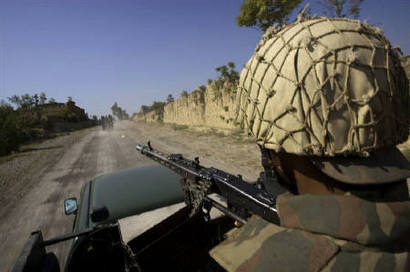 Pakistani forces kill 26 militants, defend supply depot 