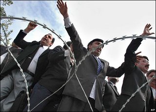 Lawyers’ protests force Pakistan govt