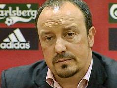 Liverpool manager Benitez gives Gerrard full support after charge