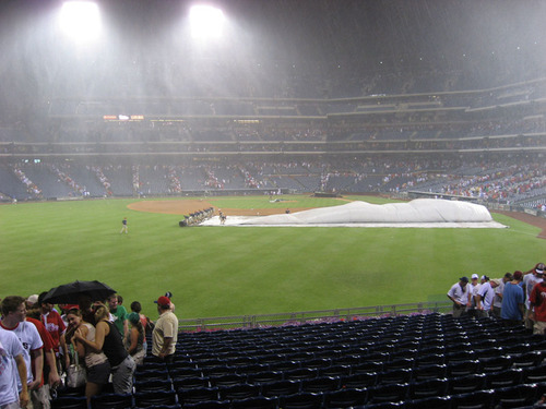 Rain delays start of third test of Ashes series