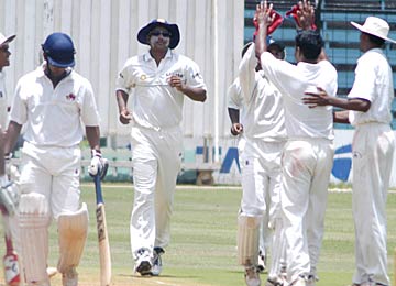 Tamil Nadu struggle against Gujarat in Cooch Behar trophy