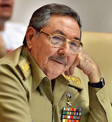 Raul Castro calls Obama "a good man," wishes him luck 