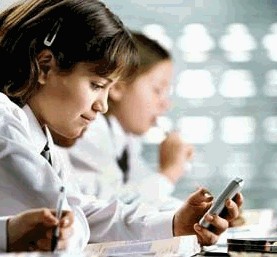 Schools should allow mobile phone use in classes, says expert