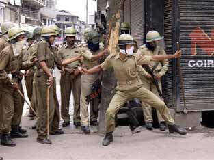 Protests rock Srinagar after Friday prayers  