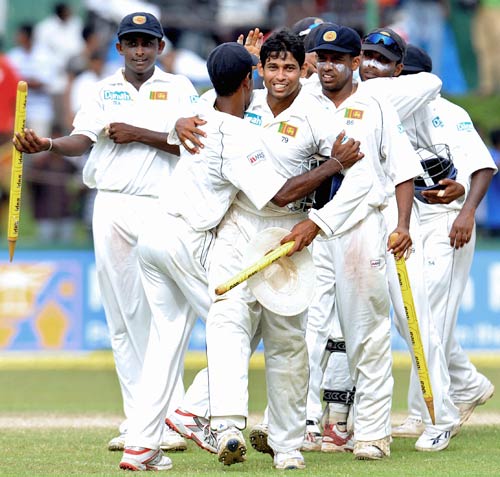 India enforce follow on against Sri Lanka in Kanpur Test 