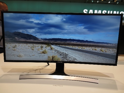 samsung ultra-sharp curved monitor