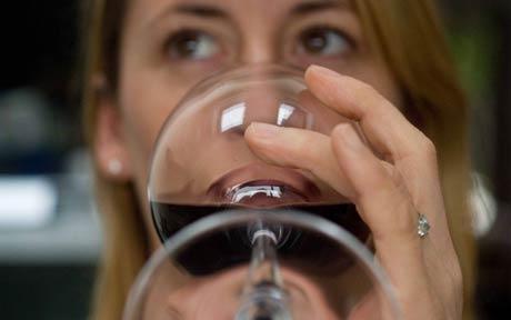  A drink a day ‘boosts healthy aging in women’