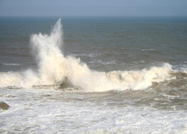 Past regional cold and warm periods linked to natural climate drivers