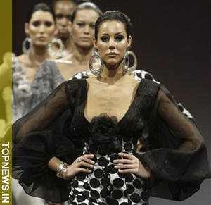 International fashion show at APEC summits