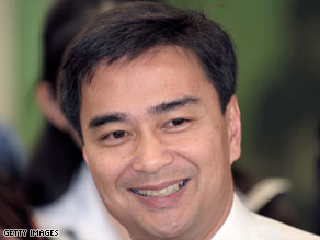 Suspected separatists kill two as Thai premier visits Malaysia