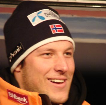Svindal takes World Cup as Raich crashes out 