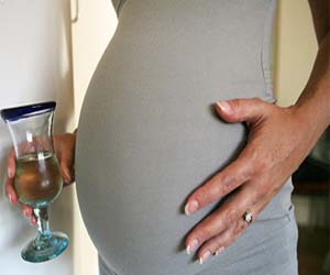 Drinking alcohol during pregnancy increases the risk of acute myeloid leukemia