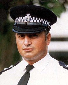 Suspended Brit Iranian police officer Dizaei to launch MET race claim