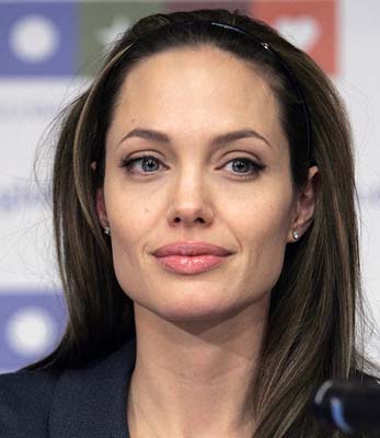  Jolie did not collapse on ‘Salt’ set: Rep
