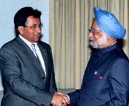 Prime Minister Manmohan Singh and Pakistan President Pervez Musharraf