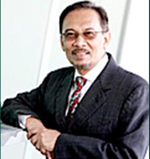 Malaysia clears police chief, attorney general of Anwar allegation 