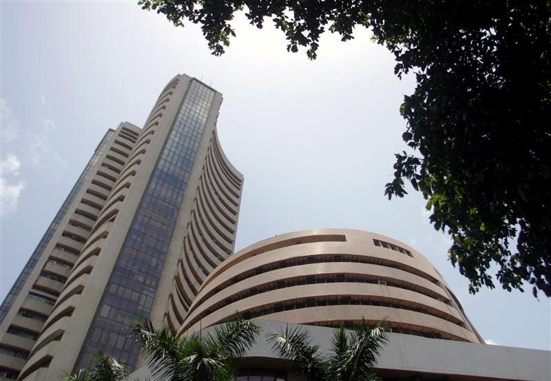 Sensex rises 400 points on Tuesday on hopes of rate cut