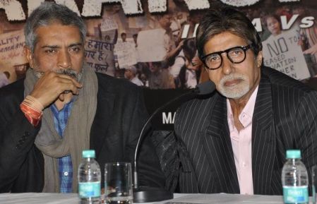 Big B borrows Prakash Jha's look for 'Aarakshan'