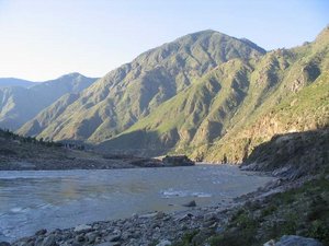 Pakistan to move World Bank on Chenab flow