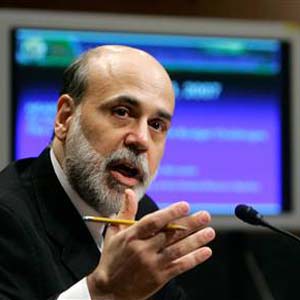 Bernanke supports power to oversee smaller banks