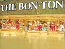 Bon-Ton reports profit in Q4 after seven consecutive quarters of loss