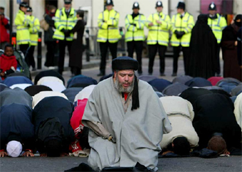  Brit Muslims blasted for not doing enough to challenge extremists