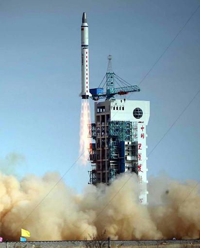 China’s new carrier rocket to start operations in 2014