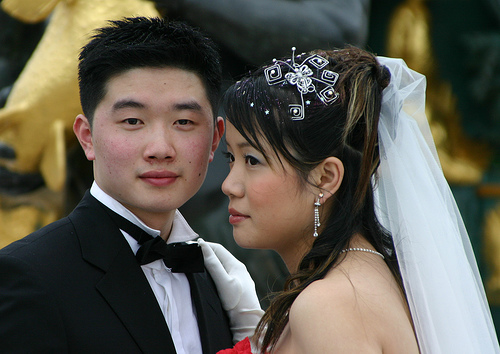 Chinese couples splash £1k on butterfly weddings!