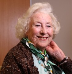 Dame Vera wins lifetime achievement award