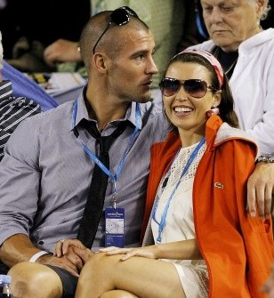 Dannii Minogue crazy in love with Kris Smith