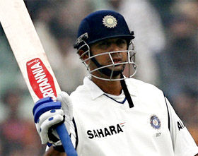 Dravid guides India to 535/4 at lunch on second day