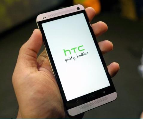 Dual-SIM HTC One now available in UK