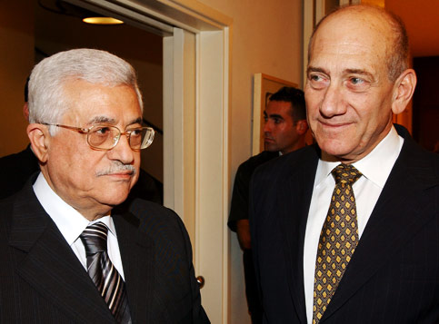 Palestinian President Mahmoud Abbas and Israeli Prime Minister Ehud Olmert