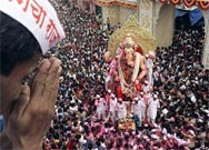 Women offer mass prayer to lord Ganesha in Pune