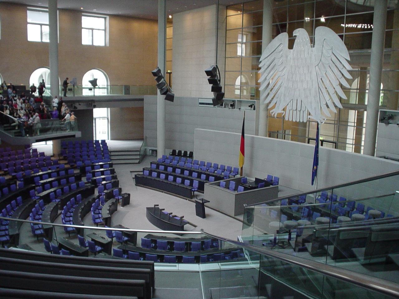 German parliament backs move to end government deficits by 2020