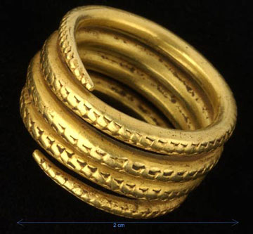 India gold traders continue to stock up before year end supply shortage