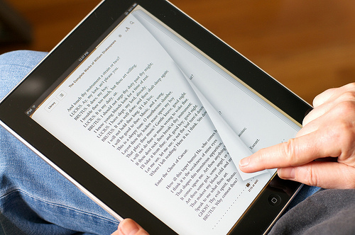 US federal judge approves e-books pricing settlement