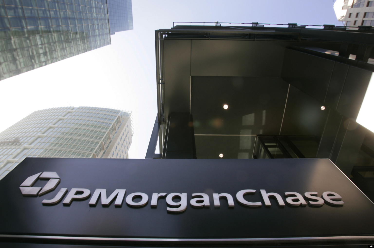 JPMorgan admits bad mortgage charges